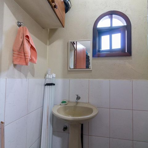 Casa para alugar com 385m², 3 quartos e 5 vagasBanheiro da garagem