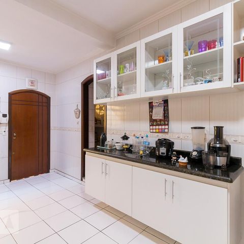 Casa para alugar com 385m², 3 quartos e 5 vagasCozinha