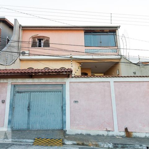 Casa para alugar com 385m², 3 quartos e 5 vagasFachada da casa