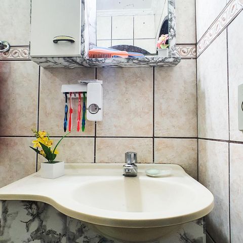 Casa à venda com 120m², 6 quartos e 2 vagasBanheiro