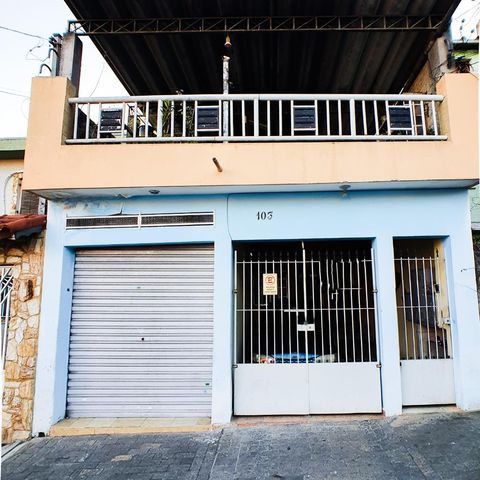 Casa à venda com 120m², 6 quartos e 2 vagasFachada