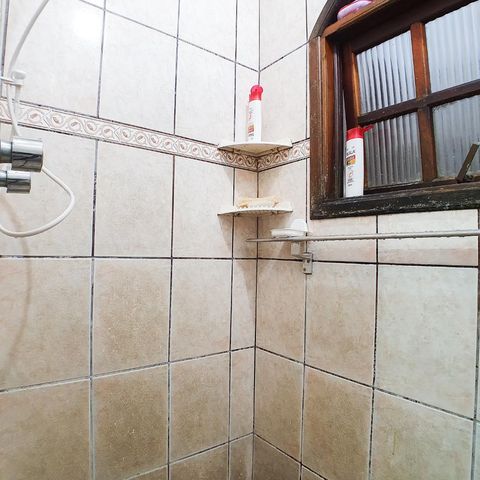 Casa à venda com 120m², 6 quartos e 2 vagasBanheiro