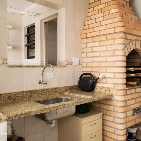 Casa à venda com 115m², 2 quartos e 2 vagasQUINTAL FUNDOS