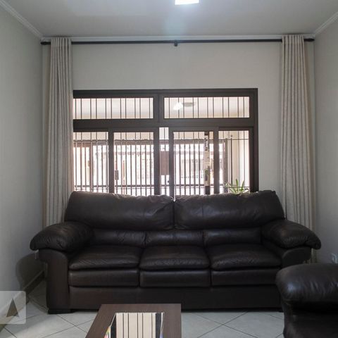 Casa à venda com 115m², 2 quartos e 2 vagasSALA