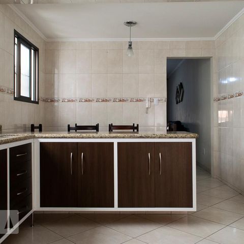 Casa à venda com 115m², 2 quartos e 2 vagasCOZINHA