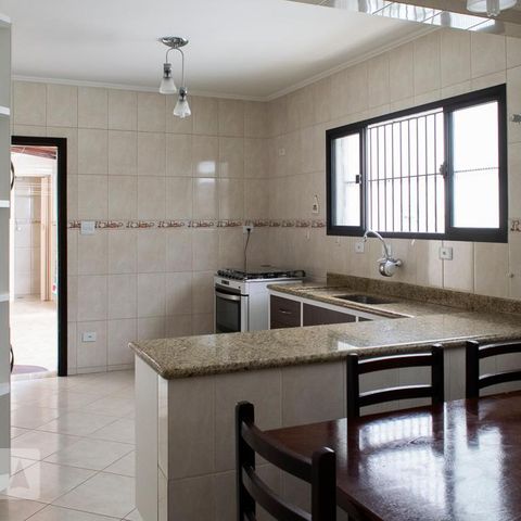 Casa à venda com 115m², 2 quartos e 2 vagasCOZINHA