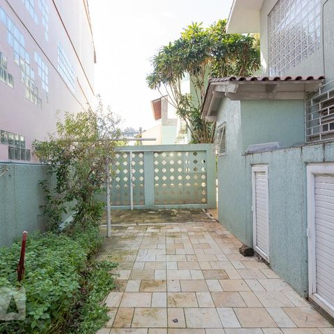 Casa à venda com 500m², 6 quartos e 6 vagasPátio