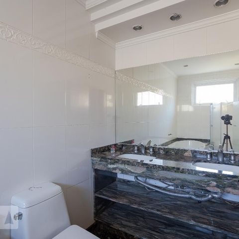 Casa à venda com 500m², 6 quartos e 6 vagasBanheiro da Suíte 1