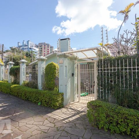 Casa à venda com 500m², 6 quartos e 6 vagasFachada da Casa