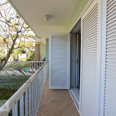 Casa à venda com 500m², 6 quartos e 6 vagasSacada da Suíte 6