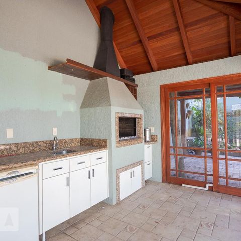 Casa à venda com 500m², 6 quartos e 6 vagasQuiosque com Churrasqueira
