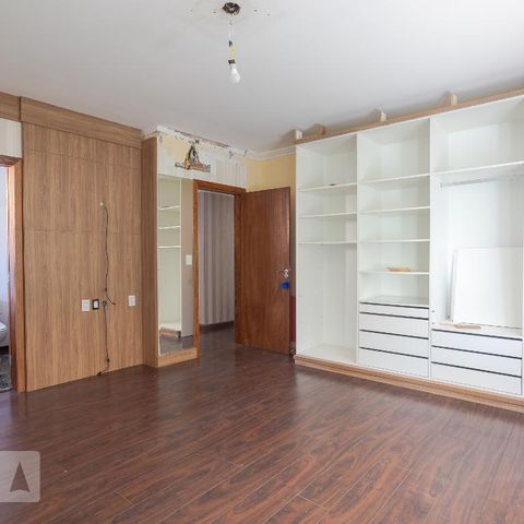 Casa à venda com 500m², 6 quartos e 6 vagasSuíte 1
