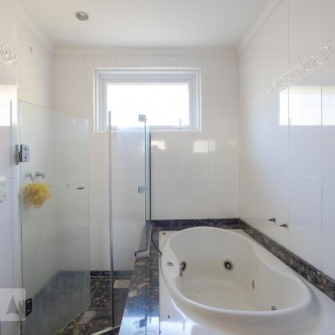 Casa à venda com 500m², 6 quartos e 6 vagasBanheiro da Suíte 1