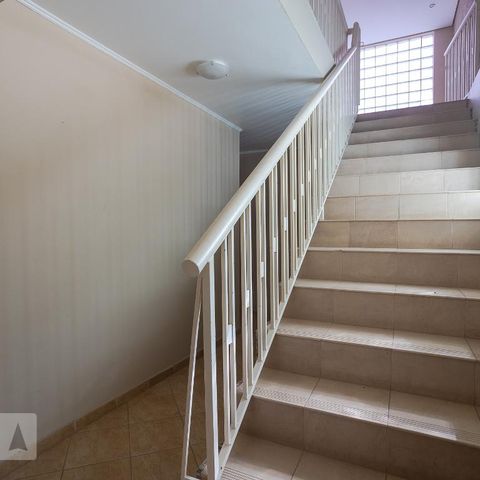Casa à venda com 500m², 6 quartos e 6 vagasEscada