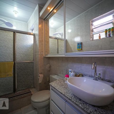 Casa à venda com 330m², 3 quartos e sem vagaBanheiro - sala 1