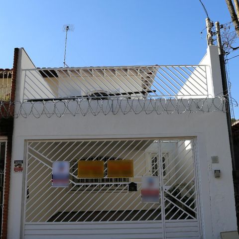 Casa à venda com 210m², 3 quartos e 2 vagasFachada