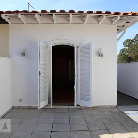 Casa à venda com 210m², 3 quartos e 2 vagasTerraço