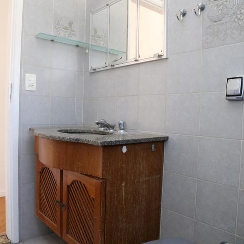 Casa à venda com 210m², 3 quartos e 2 vagasBanheiro da Suíte