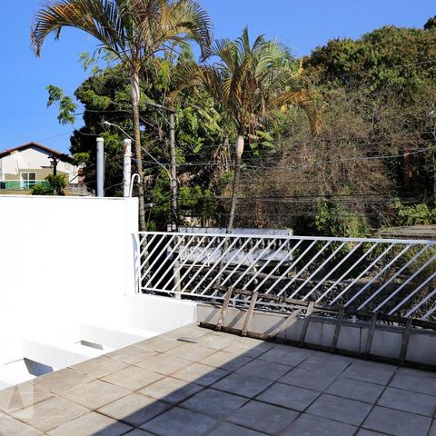 Casa à venda com 210m², 3 quartos e 2 vagasTerraço