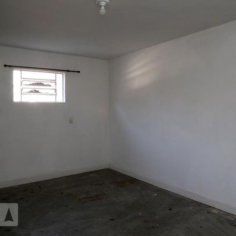 Casa à venda com 210m², 3 quartos e 2 vagasPorão