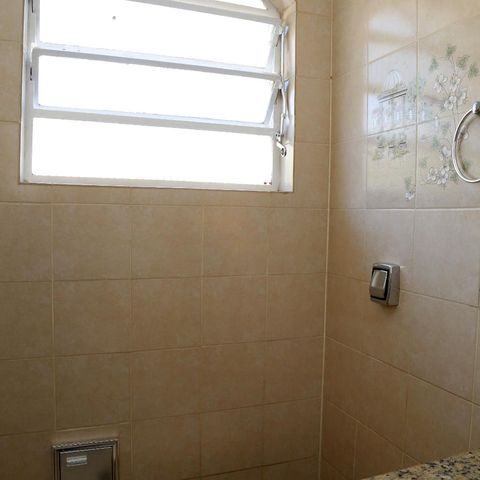 Casa à venda com 210m², 3 quartos e 2 vagasBanheiro Social