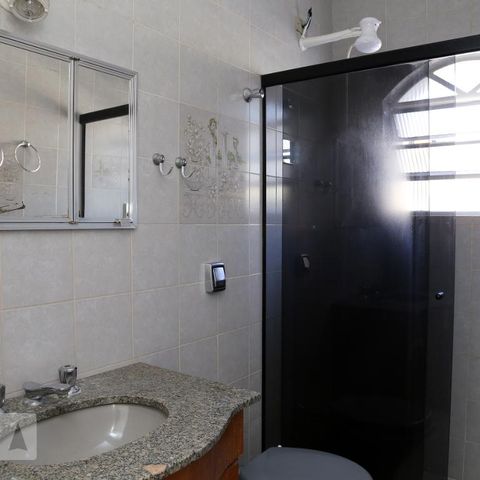 Casa à venda com 210m², 3 quartos e 2 vagasBanheiro da Suíte