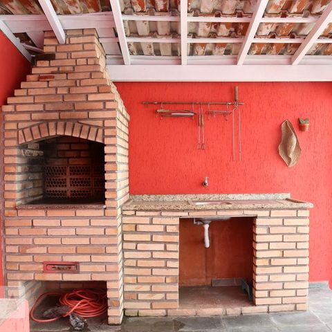 Casa à venda com 210m², 3 quartos e 2 vagasChurrasqueira