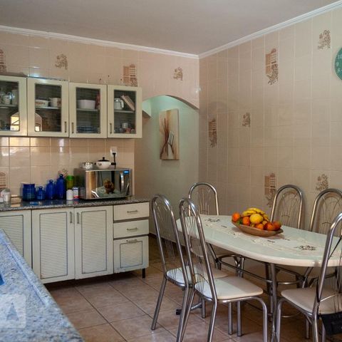 Casa à venda com 150m², 3 quartos e 2 vagas Casa à venda com 150m², 3 quartos e 2 vagasCozinha