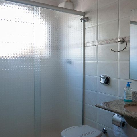 Casa à venda com 150m², 3 quartos e 2 vagas Casa à venda com 150m², 3 quartos e 2 vagasBanheiro 2