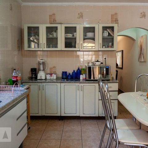 Casa à venda com 150m², 3 quartos e 2 vagas Casa à venda com 150m², 3 quartos e 2 vagasCozinha