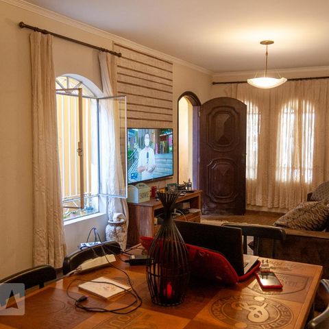 Casa à venda com 150m², 3 quartos e 2 vagas Casa à venda com 150m², 3 quartos e 2 vagasSala