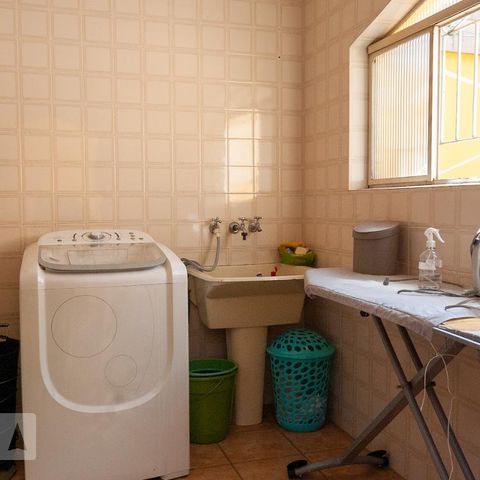 Casa à venda com 150m², 3 quartos e 2 vagas Casa à venda com 150m², 3 quartos e 2 vagasÁrea de Serviço
