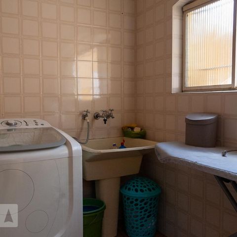 Casa à venda com 150m², 3 quartos e 2 vagas Casa à venda com 150m², 3 quartos e 2 vagasÁrea de Serviço