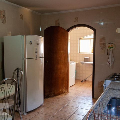Casa à venda com 150m², 3 quartos e 2 vagas Casa à venda com 150m², 3 quartos e 2 vagasCozinha