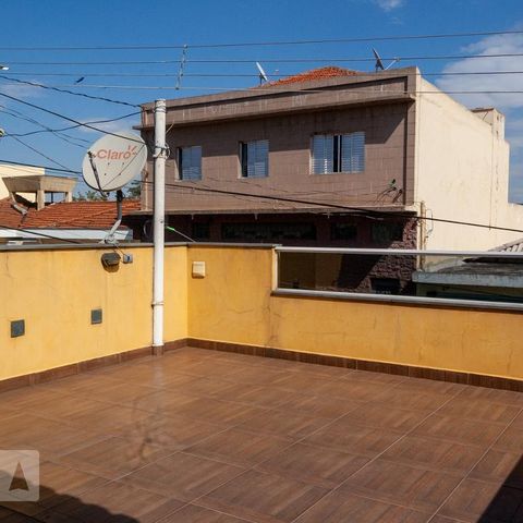 Casa à venda com 150m², 3 quartos e 2 vagas Casa à venda com 150m², 3 quartos e 2 vagasVaranda