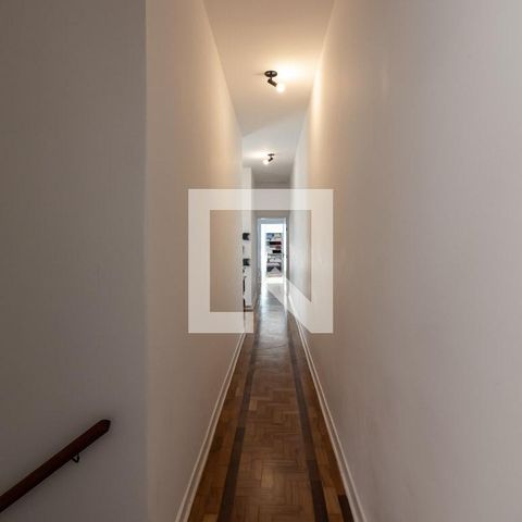 Casa à venda com 152m², 3 quartos e 1 vagaCorredor