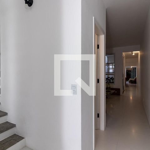 Casa à venda com 152m², 3 quartos e 1 vagaEscada