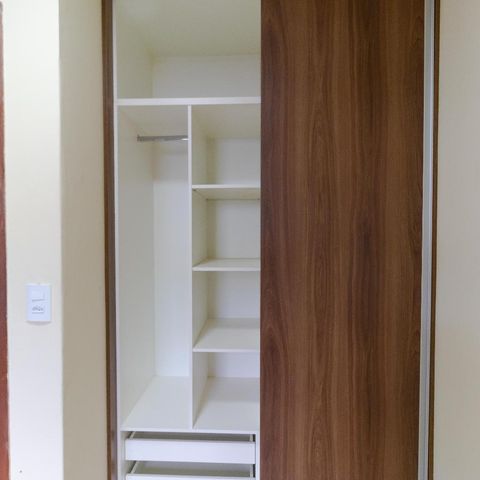 Casa de condomínio à venda com 53m², 2 quartos e 1 vagaQuarto 01 - Armário