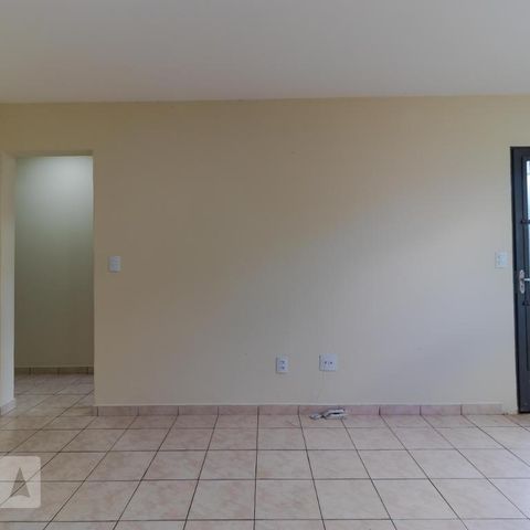 Casa de condomínio à venda com 53m², 2 quartos e 1 vagaSalas