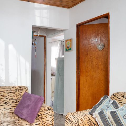 Casa à venda com 150m², 3 quartos e 1 vaga Casa à venda com 150m², 3 quartos e 1 vagaSala