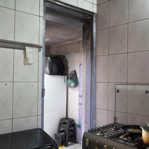 Casa à venda com 150m², 3 quartos e 1 vaga Casa à venda com 150m², 3 quartos e 1 vagaCozinha fundos