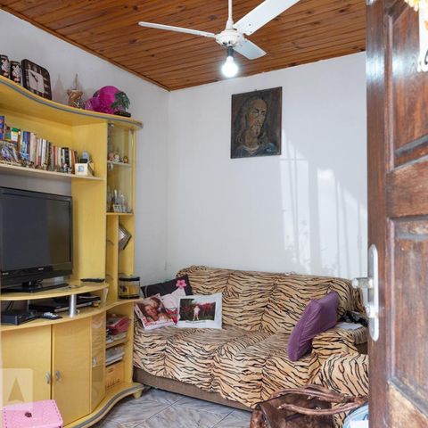 Casa à venda com 150m², 3 quartos e 1 vaga Casa à venda com 150m², 3 quartos e 1 vagaSala
