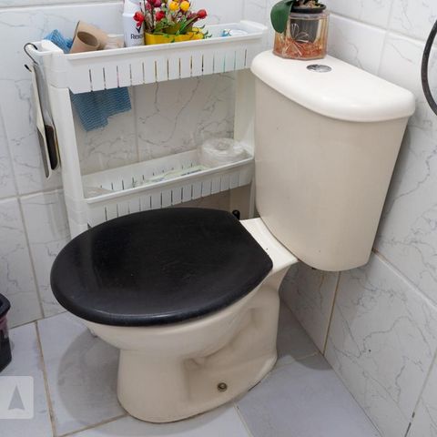 Casa à venda com 150m², 3 quartos e 1 vaga Casa à venda com 150m², 3 quartos e 1 vagaBanheiro