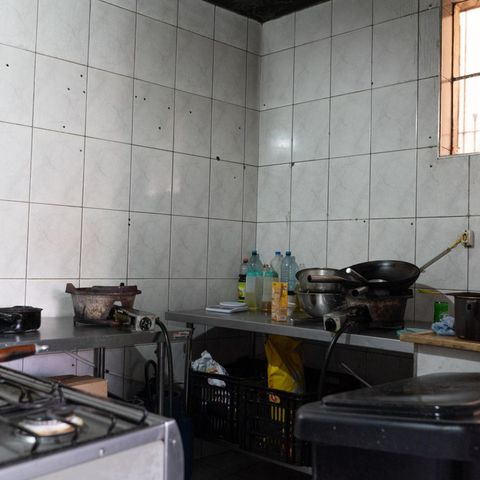 Casa à venda com 150m², 3 quartos e 1 vaga Casa à venda com 150m², 3 quartos e 1 vagaCozinha fundos