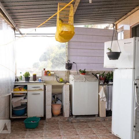 Casa à venda com 150m², 3 quartos e 1 vaga Casa à venda com 150m², 3 quartos e 1 vagaÁrea de serviço