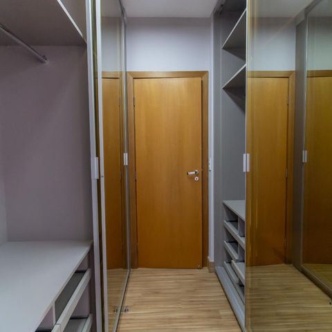 Apartamento à venda com 147m², 4 quartos e 3 vagasArmário da Suíte 1