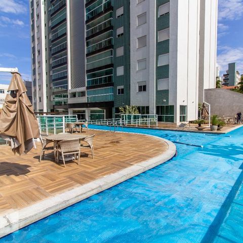 Apartamento à venda com 147m², 4 quartos e 3 vagasÁrea comum - Piscina