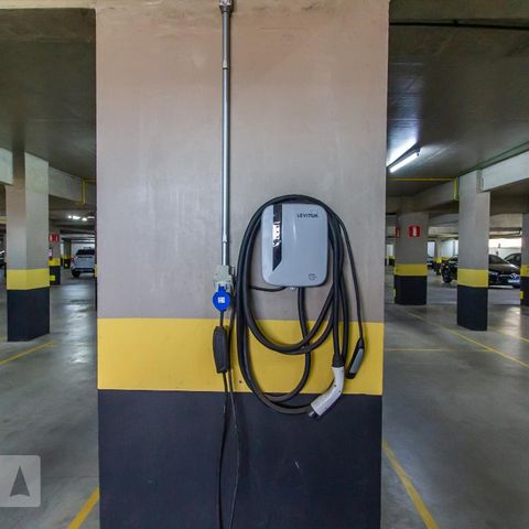 Apartamento à venda com 147m², 4 quartos e 3 vagasCarregador de carro elétrico