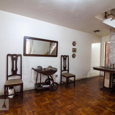 Casa à venda com 196m², 4 quartos e 2 vagasSala