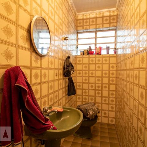 Casa à venda com 196m², 4 quartos e 2 vagasLavabo